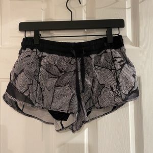 Lululemon: Hotty hot shorts